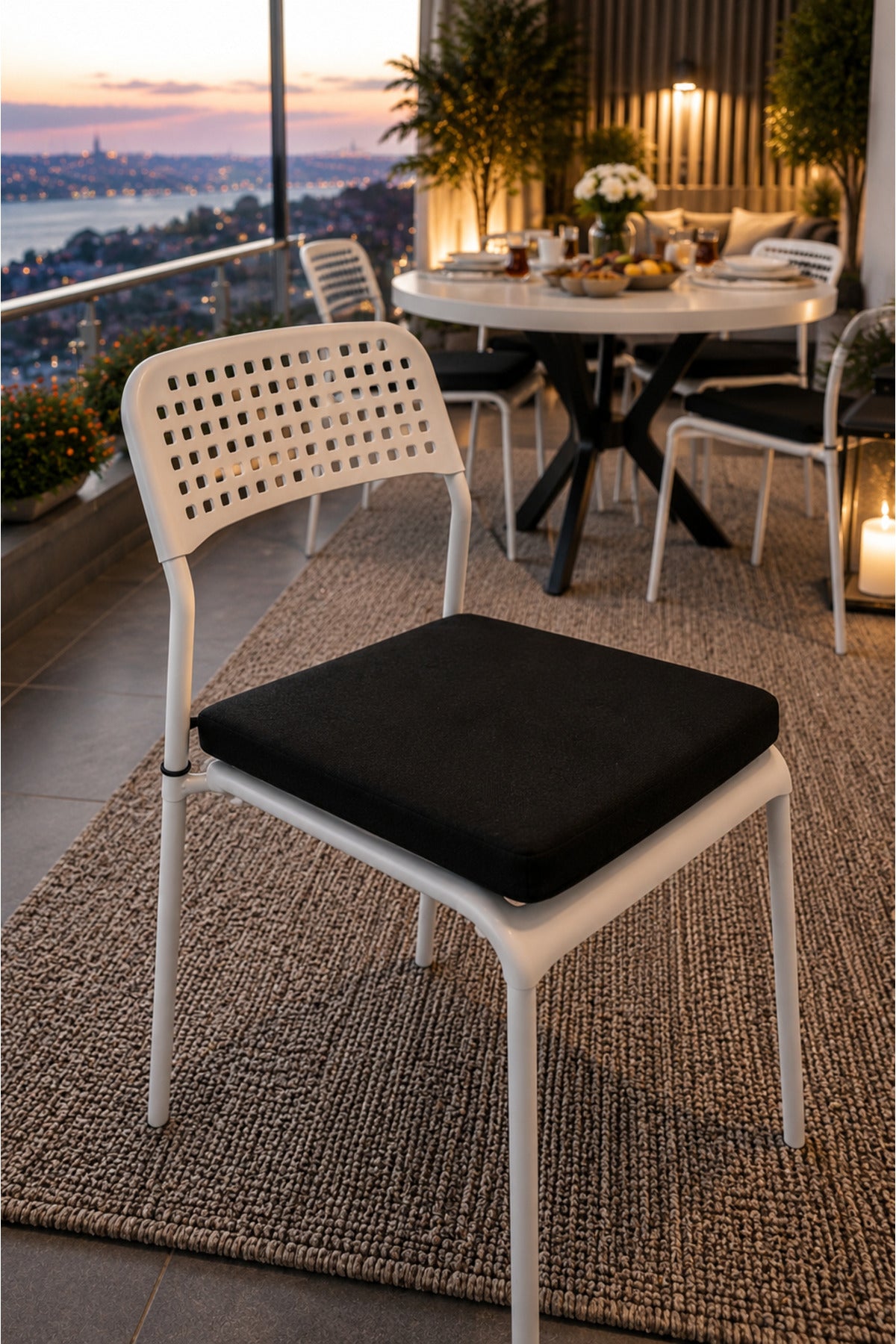 Beyaz 4 Kişilik Minderli Balkon Takımı, Balkon Masası, Balkon Sandalyesi, Yuvarlak Masa, Yemek Masası, Mutfak Masa Sandalye Takımı, 4 Sandalye 1 Masa